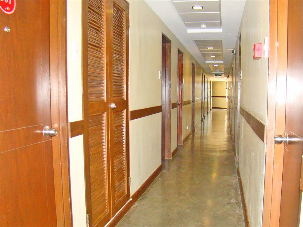 Express Inn Mactan Lapu-Lapu City Exteriér fotografie